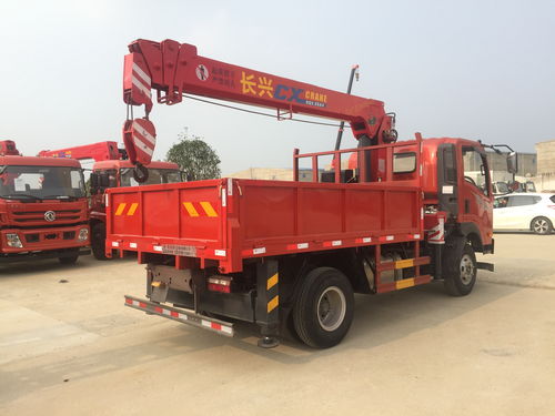 隨車(chē)吊配三一吊機(jī) 12噸級(jí)強(qiáng)大組合，高效作業(yè)新選擇